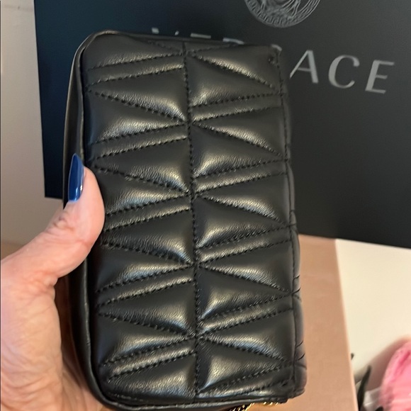 Versace Black and Gold quilted leather bag - Picture 4 of 4